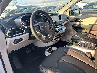 2024 Chrysler Pacifica Touring-L 2C4RC1BGXRR108675 in Roseville, MI 9