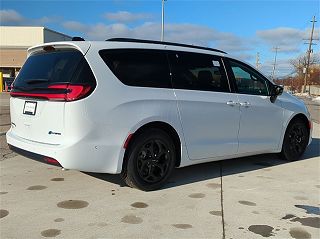 2024 Chrysler Pacifica Select 2C4RC1S79RR106030 in Southfield, MI 3
