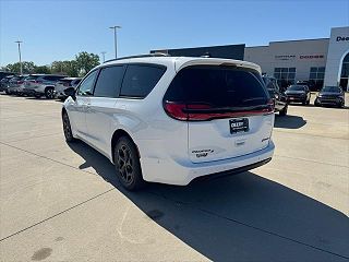 2024 Chrysler Pacifica Select 2C4RC1S72RR130928 in Waukee, IA 4