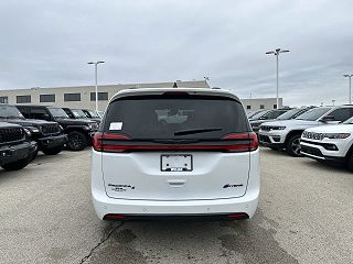 2024 Chrysler Pacifica Select 2C4RC1S74RR106064 in Waukesha, WI 4