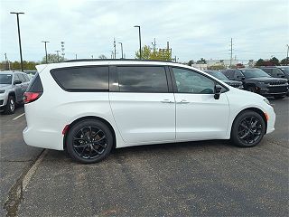 2024 Chrysler Pacifica Limited 2C4RC1GG8RR133759 in Woodhaven, MI 2