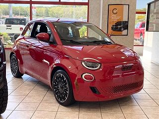 2024 Fiat 500e INSPI(RED) ZFAFFAA45RX204529 in Princeton, WV 1