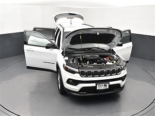 2024 Jeep Compass Latitude 3C4NJDBN1RT101034 in Burnsville, MN 25