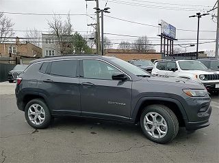 2024 Jeep Compass Latitude 3C4NJDBN8RT124620 in Chicago, IL 4