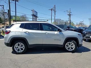 2024 Jeep Compass Latitude 3C4NJDBN7RT136368 in Chicago, IL 4