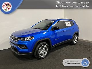 2024 Jeep Compass Latitude 3C4NJDBN4RT579934 in Columbus, IN 1