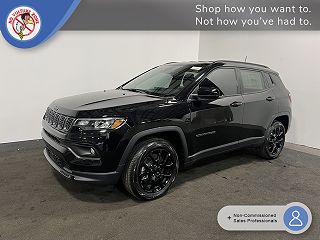 2024 Jeep Compass Latitude 3C4NJDBN8RT113861 in Columbus, IN 1