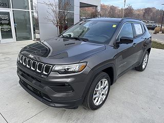 2024 Jeep Compass Latitude 3C4NJDFN9RT578966 in Knoxville, TN 2