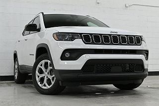 2024 Jeep Compass Latitude 3C4NJDBN5RT115017 in Lansing, IL