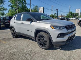 2024 Jeep Compass Latitude 3C4NJDBN4RT107815 in Willoughby, OH 3
