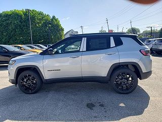 2024 Jeep Compass Latitude 3C4NJDBN4RT107815 in Willoughby, OH 8