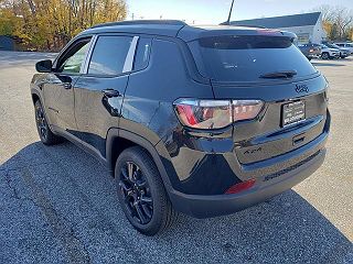 2024 Jeep Compass Latitude 3C4NJDBNXRT583020 in Willoughby, OH 8
