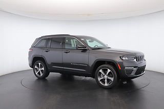 2024 Jeep Grand Cherokee 4xe 1C4RJYB63RC135683 in Amityville, NY 44