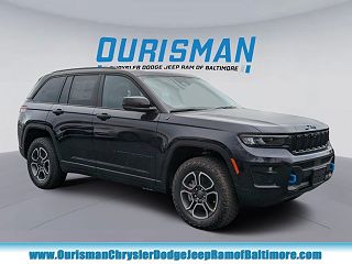 2024 Jeep Grand Cherokee Trailhawk 4xe VIN: 1C4RJYC63R8942125