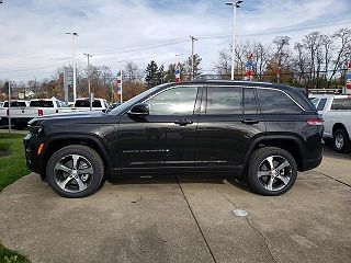2024 Jeep Grand Cherokee 4xe 1C4RJYB65R8957002 in Bedford, OH 3