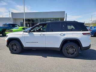 2024 Jeep Grand Cherokee Trailhawk 4xe 1C4RJYC68R8532260 in Bedford, OH 3