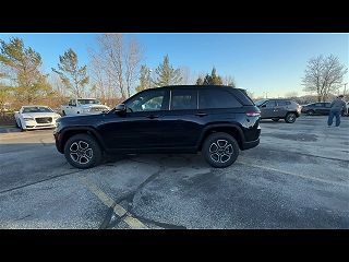 2024 Jeep Grand Cherokee Trailhawk 4xe 1C4RJYC68R8956828 in Brookfield, WI 5