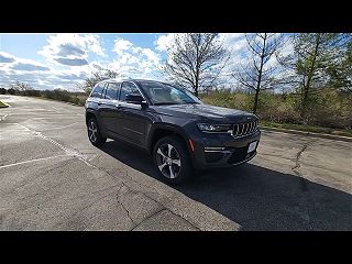 2024 Jeep Grand Cherokee Limited Edition 1C4RJHBG6RC184899 in Brookfield, WI 2