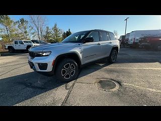 2024 Jeep Grand Cherokee Trailhawk 4xe 1C4RJYC68R8956831 in Brookfield, WI 4