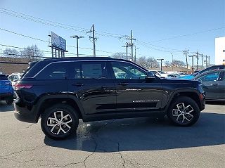 2024 Jeep Grand Cherokee Limited Edition 1C4RJHBG4RC123129 in Chicago, IL 3