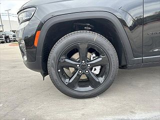 2024 Jeep Grand Cherokee Limited Edition 1C4RJGBG6R8514716 in Laredo, TX 4