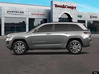 2024 Jeep Grand Cherokee Overland 4xe 1C4RJYD62RC110951 in Levittown, NY 3