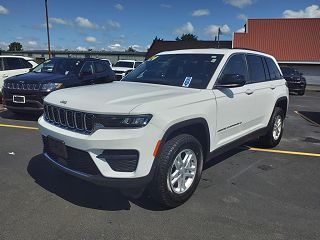 2024 Jeep Grand Cherokee Laredo 1C4RJHAGXRC162762 in Perry, NY 1