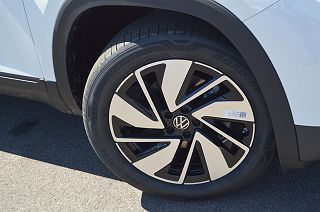 2024 Volkswagen Atlas SE 1V2KR2CA7RC570716 in Highland Park, IL 3