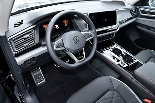 2024 Volkswagen Atlas Peak Edition SEL 1V2GR2CA1RC551116 in Saint Peters, MO 4