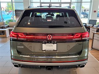2024 Volkswagen Atlas Peak Edition SE 1V2CR2CA2RC574497 in Warner Robins, GA 9