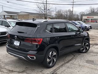 2024 Volkswagen Taos SE 3VVUX7B22RM069126 in Willoughby Hills, OH 1